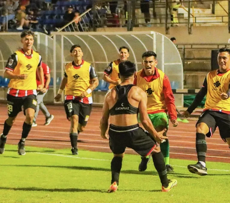 Curicó Unido sorprende y vence a San Marcos de Arica en el inicio de la Liga de Ascenso