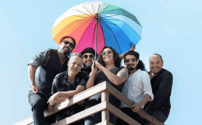 La Pequeña Orquesta debuta en la escena musical con su innovador álbum homónimo (Video)