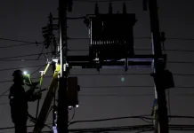 CGE entregó explicación tras prolongado corte de energía que afectó a comunas del Maule y O’Higgins corte-energia-poste-cables-reposicion