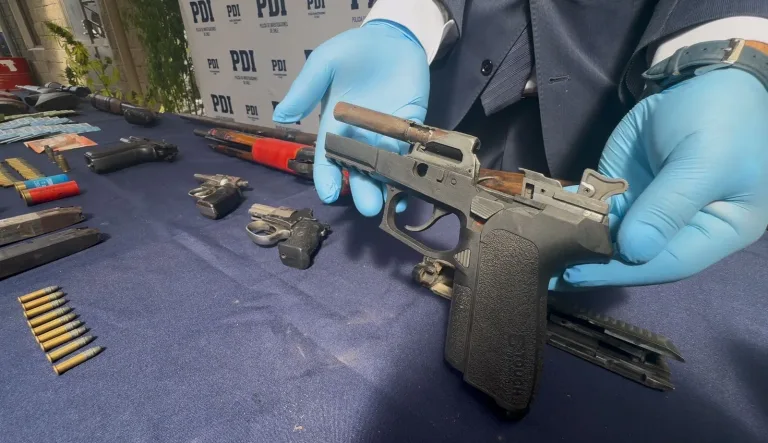 Tres hermanos son detenidos por tenencia de Armas y drogas en Rancagua