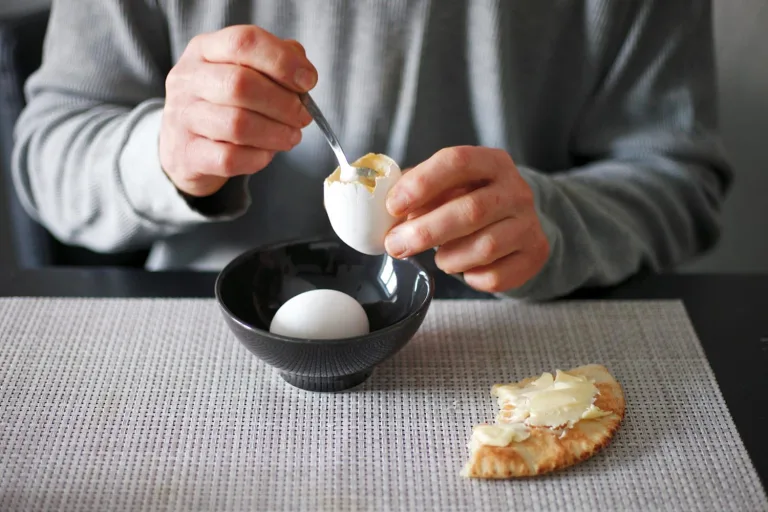 Experta revela las diferencias nutricionales de los huevos de campo libre frente a los de crianza intensiva