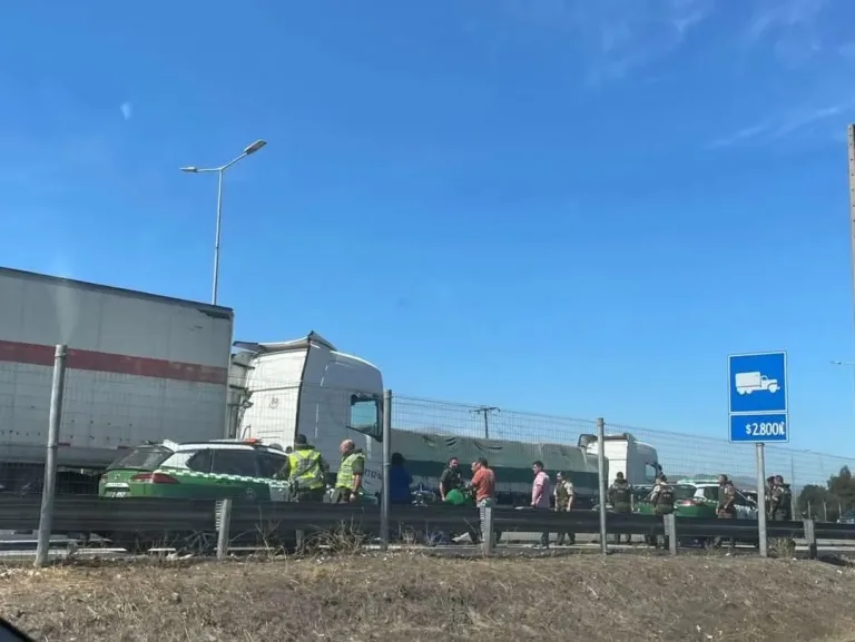 Menor escapa de centro de rehabilitación y es encontrado oculto en un camión de alto tonelaje