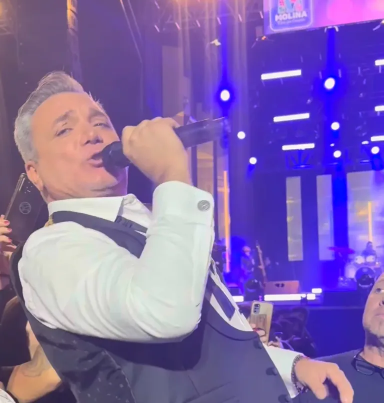 Luis Jara inaugura con éxito la XLVII edición del Festival Folclórico de la Vendimia en Molina