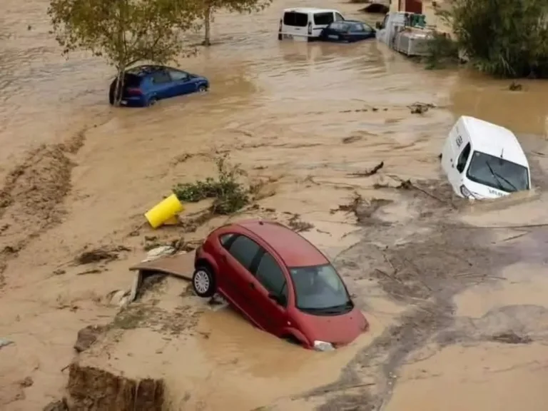 Más 13 muertos y 100 desaparecidos tras torrenciales lluvias en Argentina