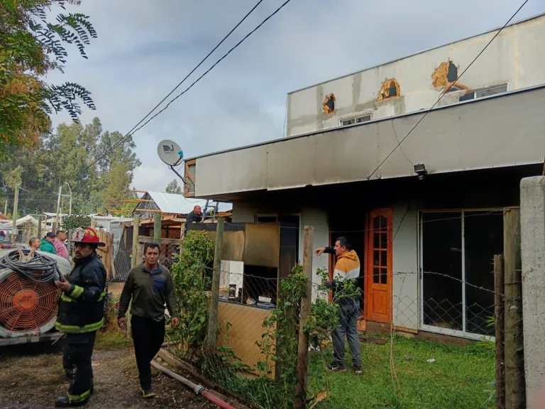 Incendio afectó vivienda en el sector rural de Los Niches, en Curicó