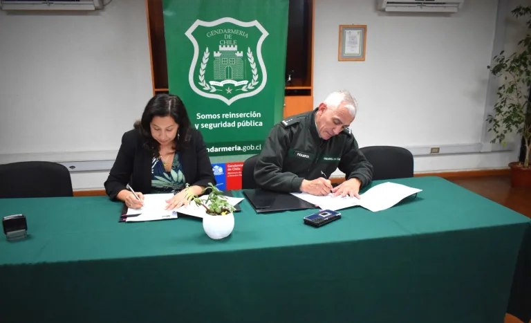 Gendarmería del Maule y Centro Nido 7 Colores firman convenio para fortalecer apoyo a madres privadas de libertad y sus hijos