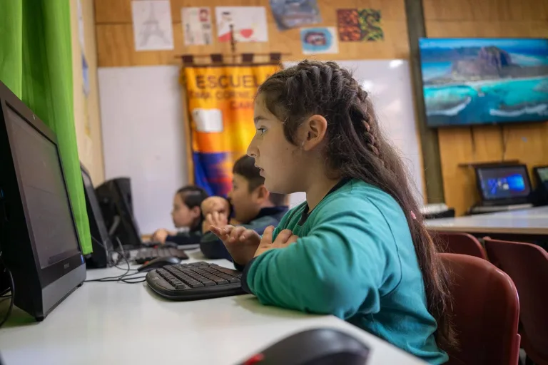 Boyeruca da un paso hacia la conectividad: el Gobierno Regional del Maule inaugura el primer servicio de internet público en el sector