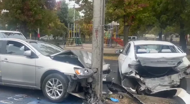 Grave accidente múltiple en Talca deja un fallecido y varios lesionados