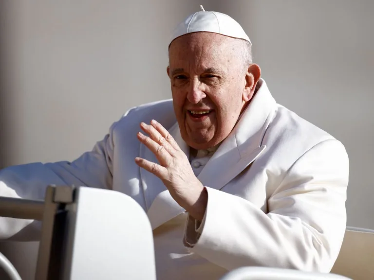 Muere el Papa Francisco a los 88 años: deja un legado de reformas y llamados a la paz