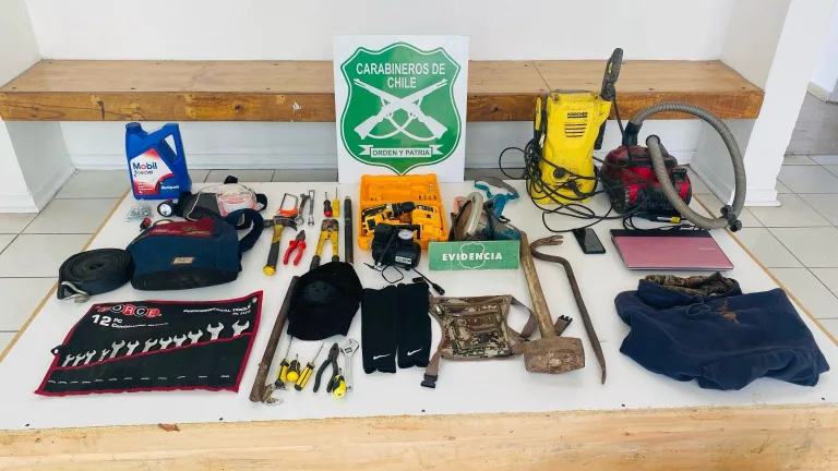 Carabineros de Pichilemu detiene a tres personas tras robo en sector de Alcones
