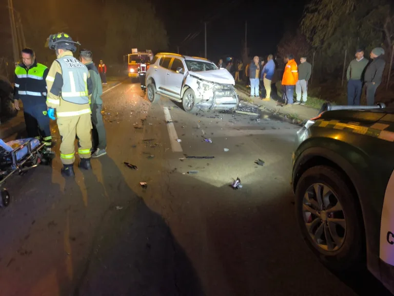 Colisión vehicular en Teno deja cuatro lesionados, uno de ellos de gravedad