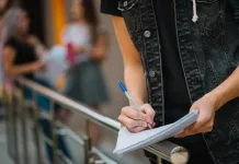 estudiante-universidad-cuaderno