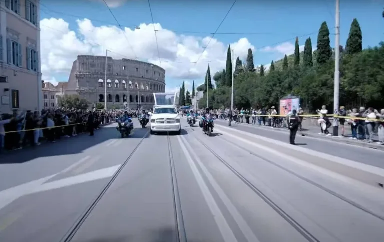 Miles de fieles y líderes mundiales despiden al papa Francisco en emotivo funeral en Roma (Video)