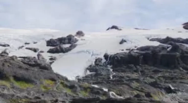 Al menos 22 personas estarían desaparecidas tras realizar trekking en glaciar Sierra Nevada en Lonquimay