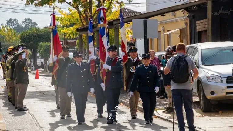 Cuerpo de Bomberos de Santa Cruz conmemoró su 78° aniversario con emotiva ceremonia y entrega de reconocimientos