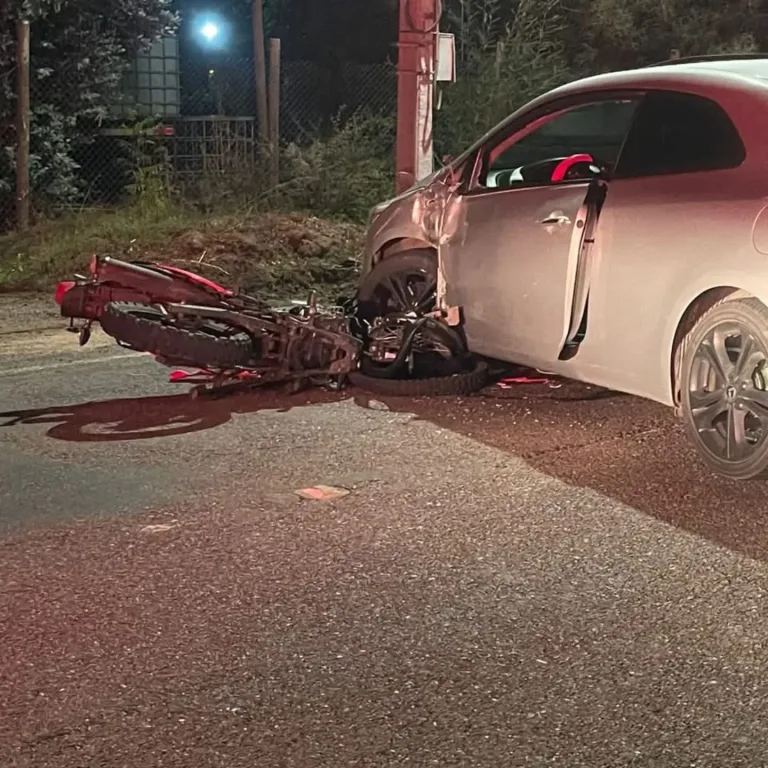 Grave accidente en Ruta I-20 deja a motociclista en riesgo vital en Marchigüe