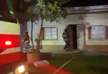 Incendio afectó una vivienda habitada por una adulta mayor en Curicó (Video) incedio-calle-obispo-chavez-curico-23-05-2025