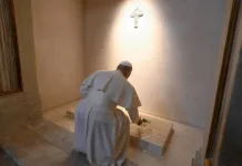 El papa León XIV visitó la tumba de Francisco y explicó por qué eligió su nombre papal papa leon XIV-visita tumba de Francisco