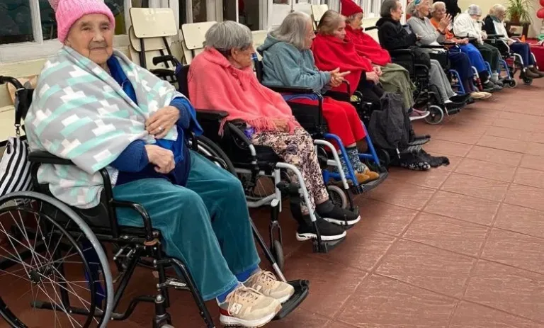 Fundación Las Rosas llama a proteger a las personas mayores durante el invierno: “Nadie debería pasar frío en su vejez”
