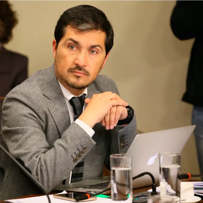 Diputado Hugo Rey impulsa mejoras para la salud y defiende actividad física diaria en los colegios