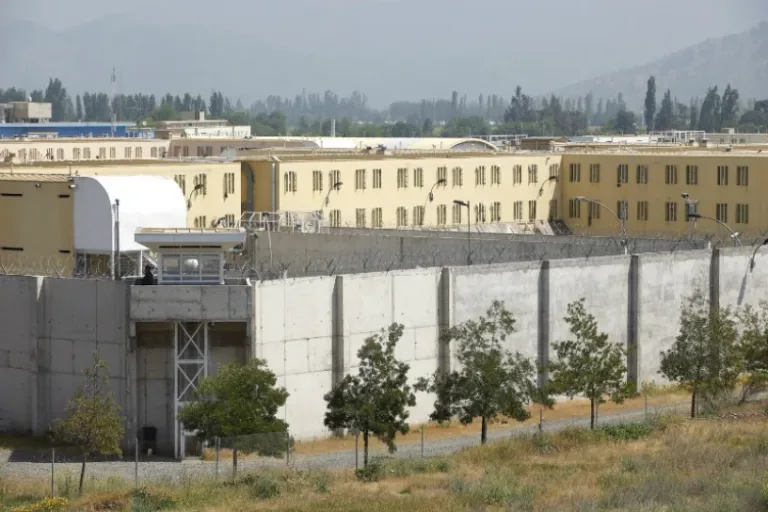 Hombre es condenado a presidio perpetuo simple por violaciones reiteradas contra su hija en Rancagua