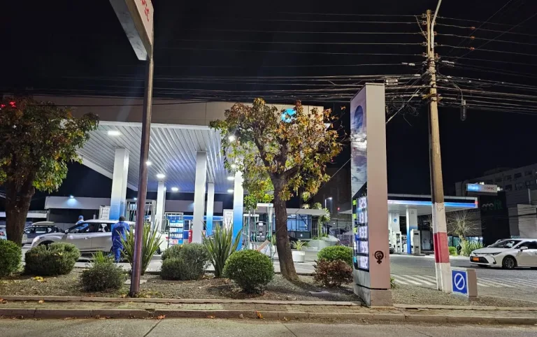 Nuevas alzas en los combustibles: bencina y parafina registran importantes incrementos a partir de este jueves