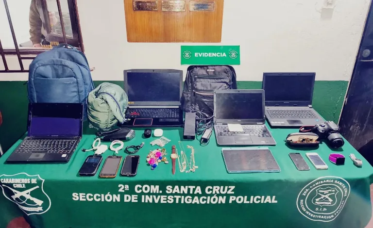 Carabineros detiene a sujeto por robo en domicilio de Villa El Estero y recupera especies sustraídas en Santa Cruz