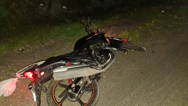 Motorista pierde la vida tras colisionar con barreras de contención en la Ruta 5 Sur, sector Rosario