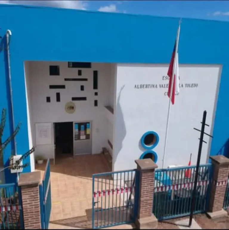 Apoderados de la Escuela de Cutemu inician paro por graves deficiencias en infraestructura