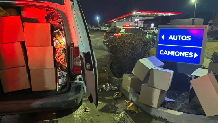 Carabineros frustra robo de camión y recupera vehículo con encargo por robo violento en servicentro de Mostazal