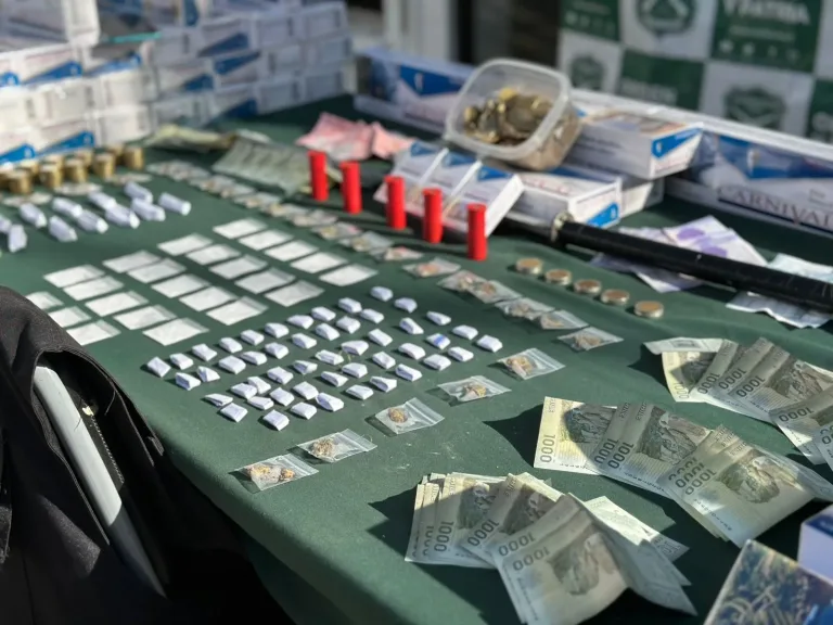 Carabineros acude a llamado por violencia intrafamiliar y descubre armas, drogas y contrabando en Rancagua