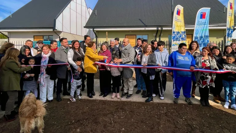 43 familias de Lontué reciben las llaves de sus nuevas viviendas en conjunto Don Sebastián 3