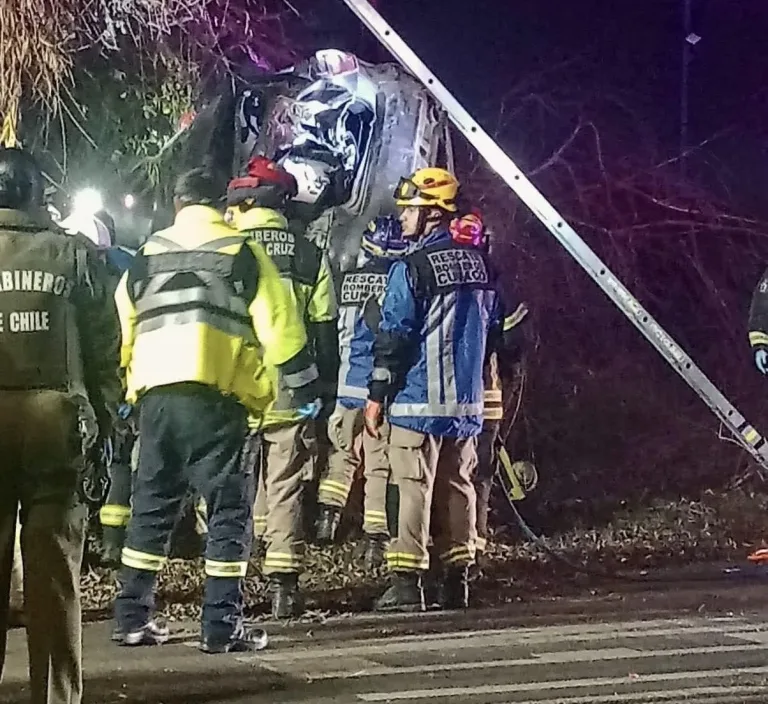 Una persona fallecida y tres lesionadas deja grave accidente en la comuna de Santa Cruz