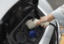 Impulsan innovadora tecnología permite reutilizar baterías de electromovilidad y reducir su impacto ambiental cargador-bateria-auto-electrico-musicaynoticiascl