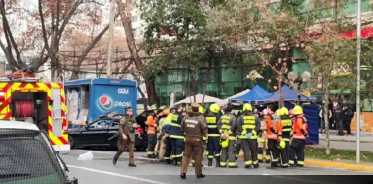 Tres personas mueren tras violento choque en la comuna de Providencia
