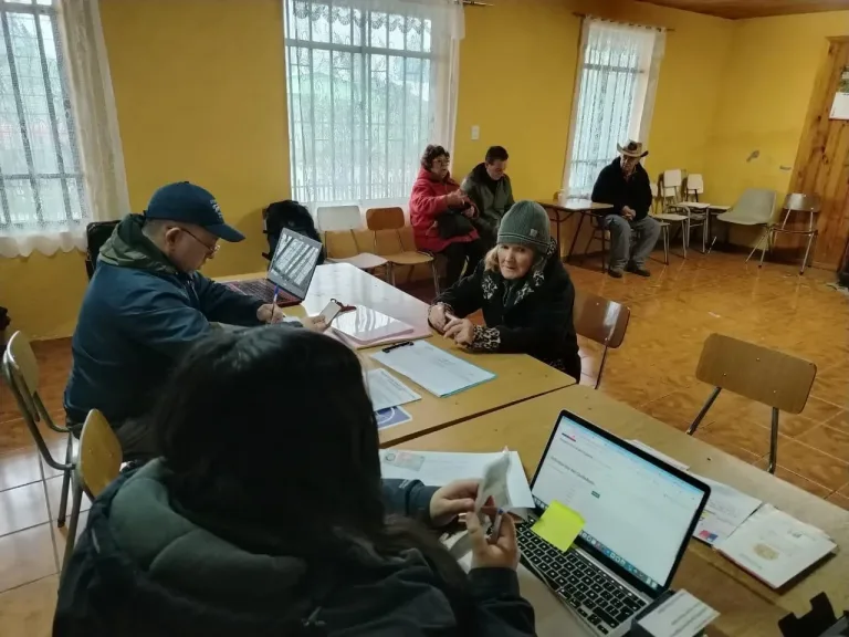 Delegación Presidencial de Curicó impulsa acceso al Subsidio Eléctrico con operativo en terreno que benefició a más de 200 personas