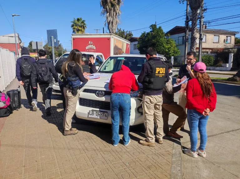PDI Realizó fiscalización de extranjeros en terminal de buses de Curicó