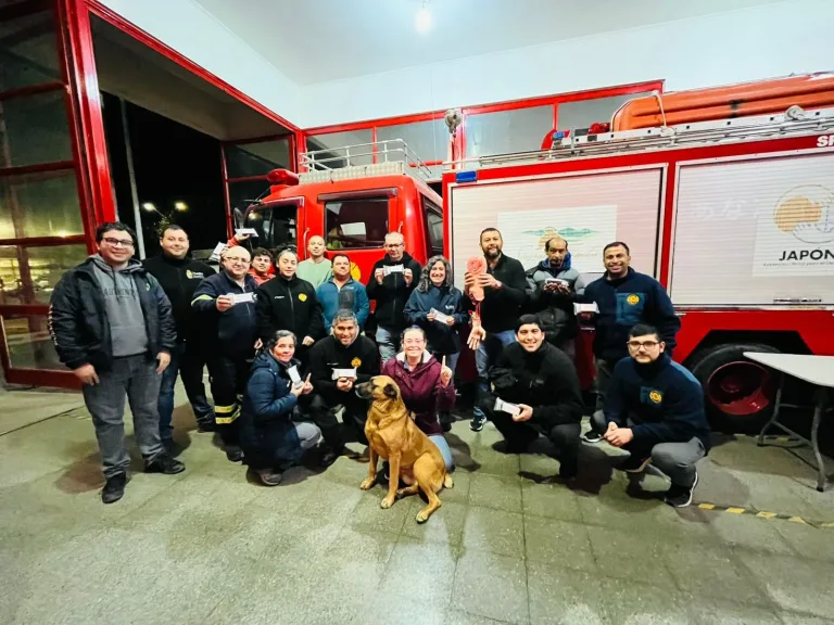 Bomberos de Sagrada Familia recibe moderno simulador para control de hemorragias gracias a apoyo de Garcés Fruit