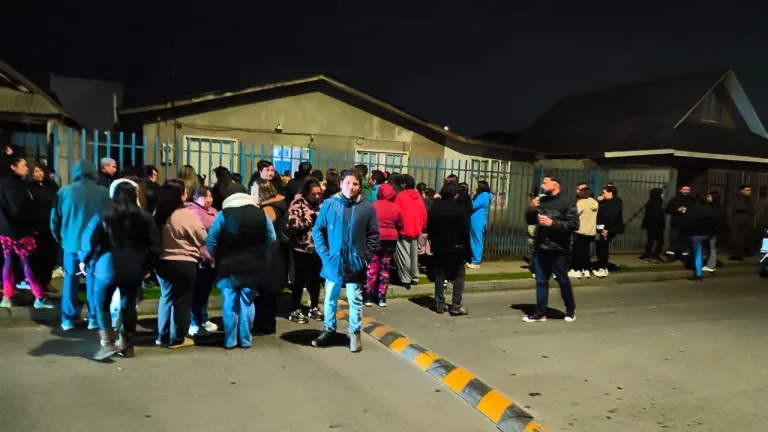 Vecinos se manifestaron en sector Torres del Vaticano por presunta estafa que habría afectado a más de 400 familias
