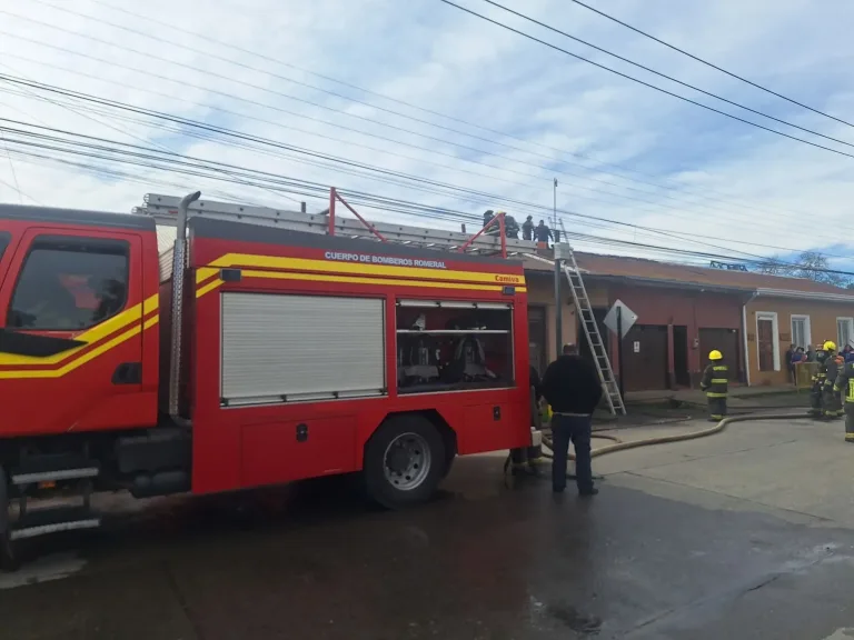Principio de incendio movilizó a Bomberos en Romeral