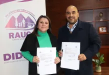 Municipios de Molina y Rauco sellan convenio de cooperación en salud, turismo y emergencias Alcaldesa de Rauco, Claudia Medina y Alcalde de Molina, Felipe Méndez