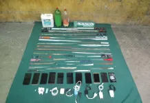 Gendarmería incauta armas, celulares y droga en allanamiento al CCP de Talca