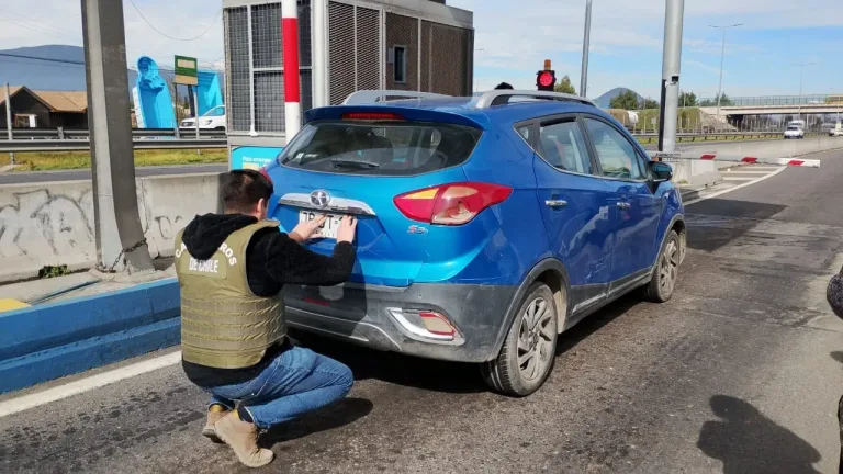 Vehículo con encargo por robo desde 2017 fue recuperado en Rengo: conductor quedó detenido