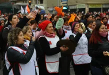 Manipuladoras de alimentos de Junaeb anuncian paro nacional para este 12 de agosto IMG_4318