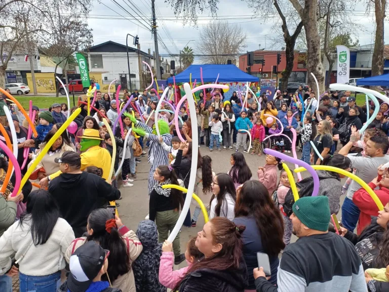 Curicó celebró el Día de la Niñez con masiva jornada recreativa en la Alameda Manso de Velasco