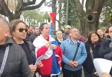 Vecinos protestan contra alza en las tarifas eléctricas en Curicó, Talca y Linares IMG_5283