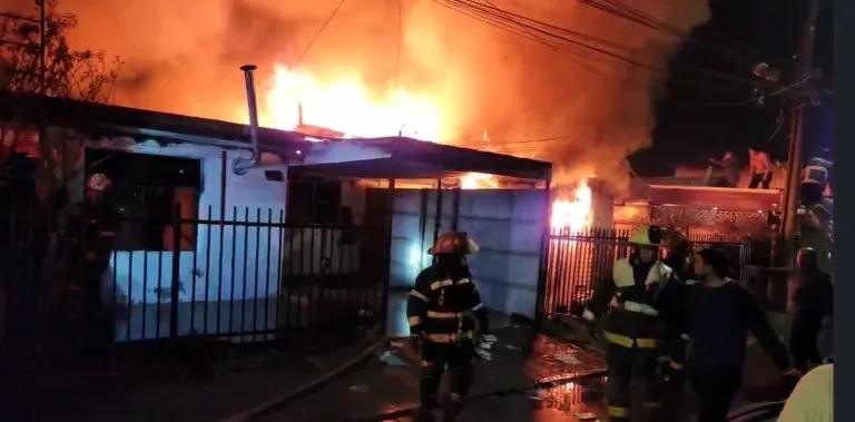 Incendio en Lontué afectó a dos viviendas y dejó una mascota herida