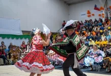 Pareja de Cauquenes gana el Campeonato Regional de Cueca del Adulto Mayor 2025 en Teno Pareja de Cauquenes gana el Campeonato Regional de Cueca del Adulto Mayor 2025 en Teno
