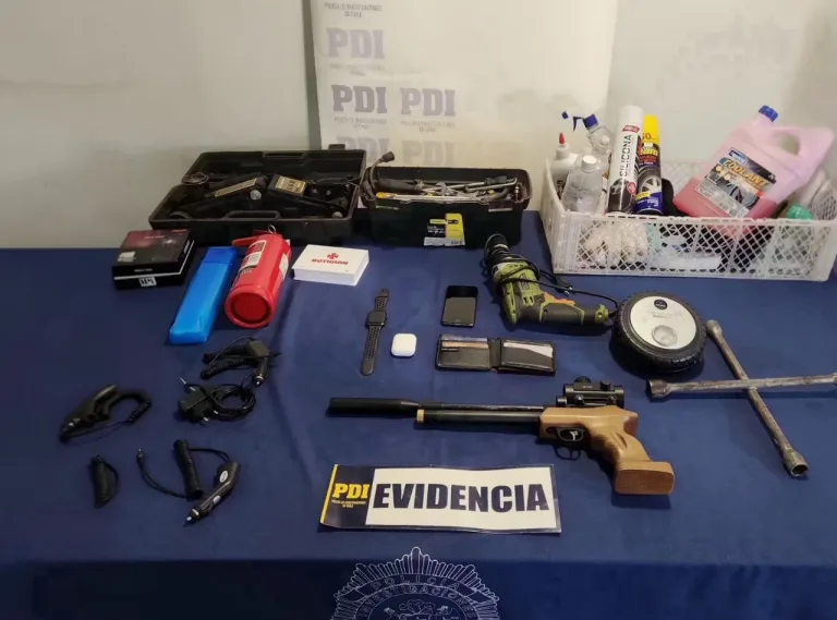 Tres imputados en prisión preventiva por violento robo en Teno