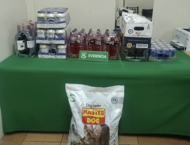 Carabineros detiene en flagrancia a dos sujetos tras robo en supermercado de Rancagua